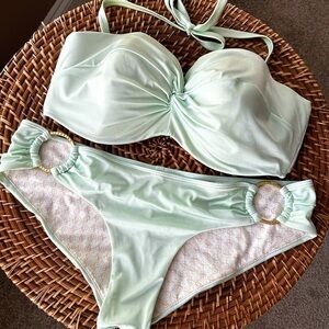 Victoria’s Secret Very Sexy Twist Front Underwire Bandeau Bikini